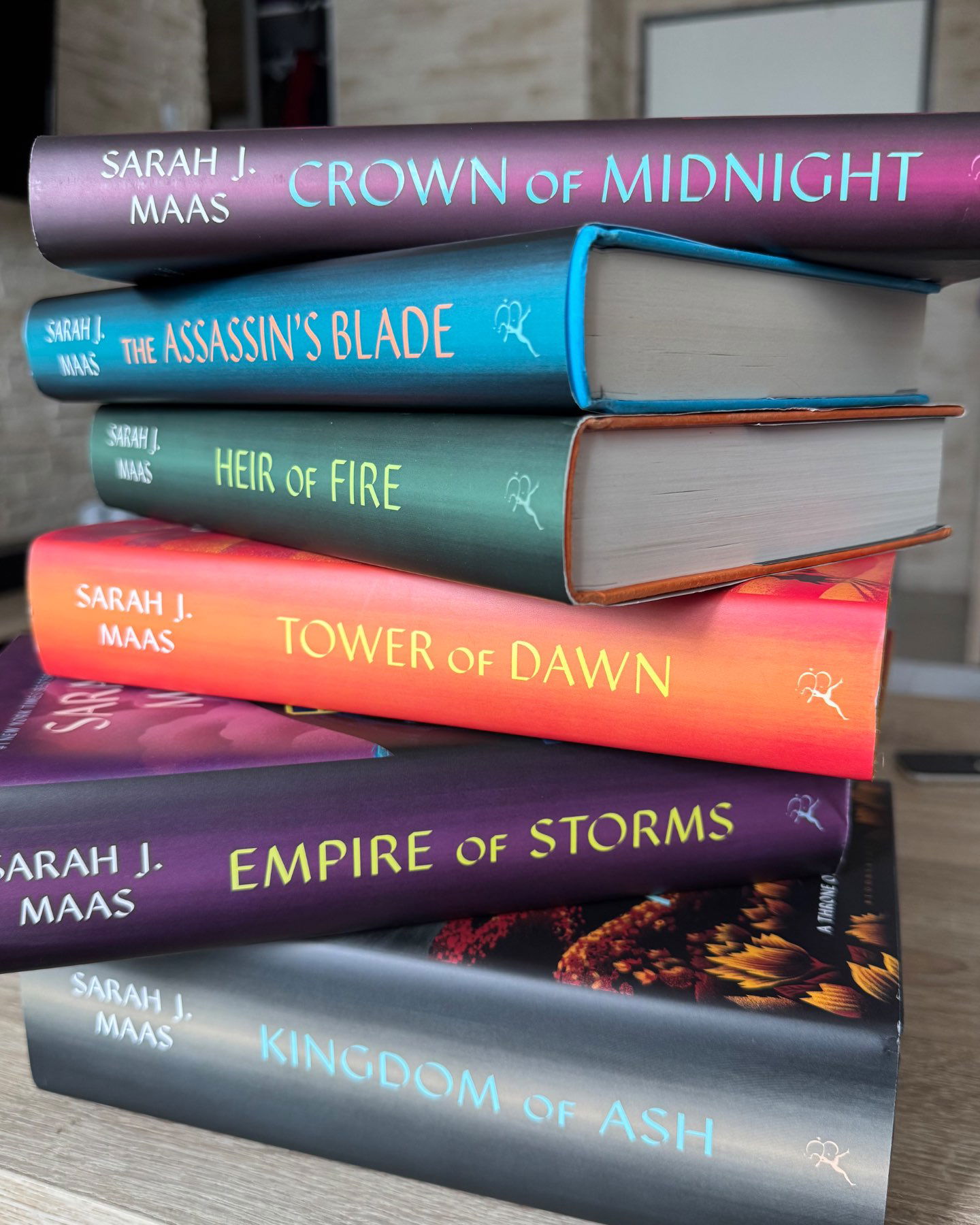Throne of Glass (6 books)-Sarah J. Maas