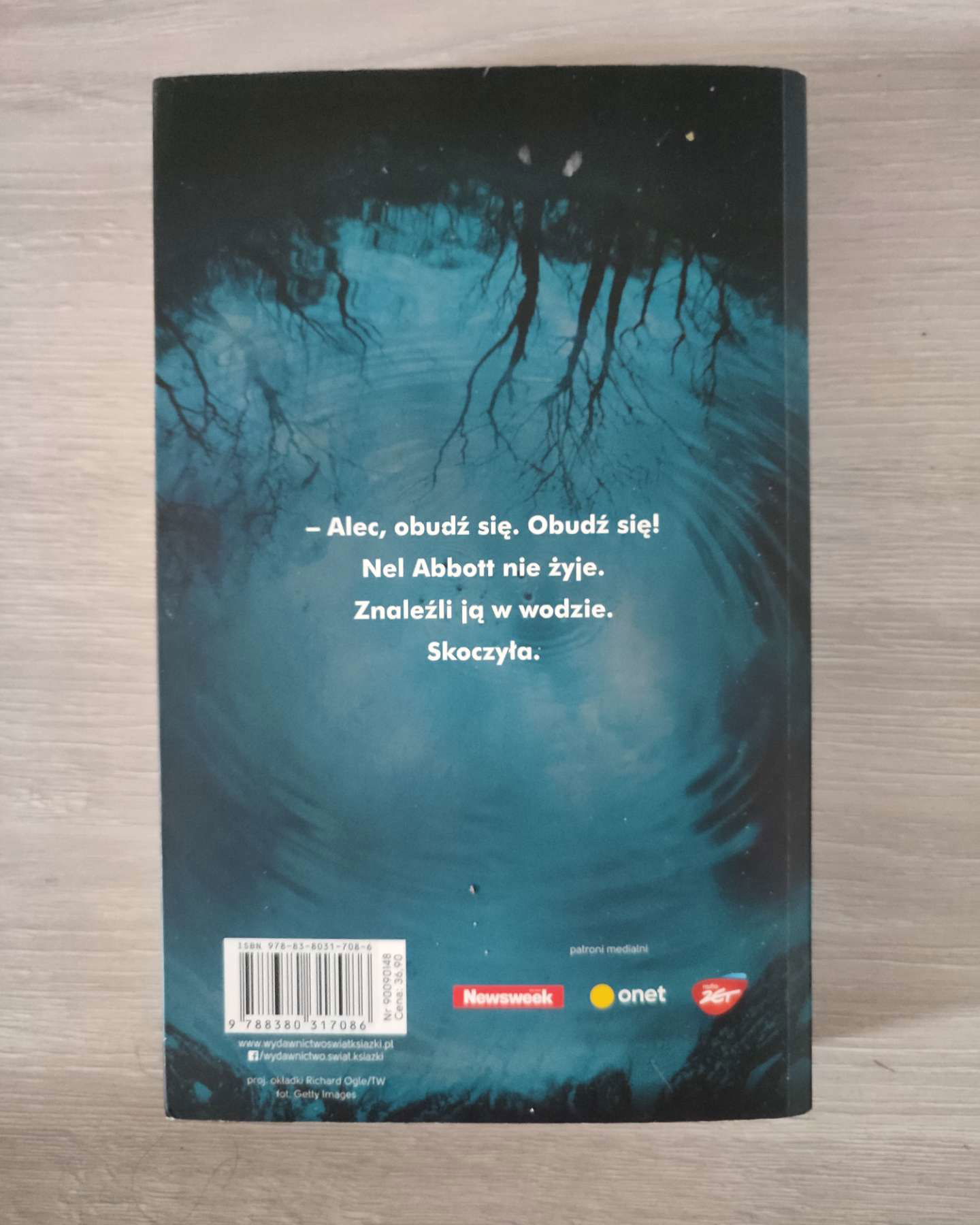 Zapisane w wodzie-Paula Hawkins