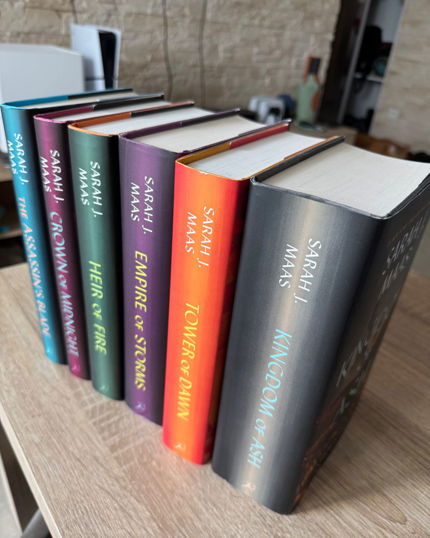 Throne of Glass (6 books)-Sarah J. Maas